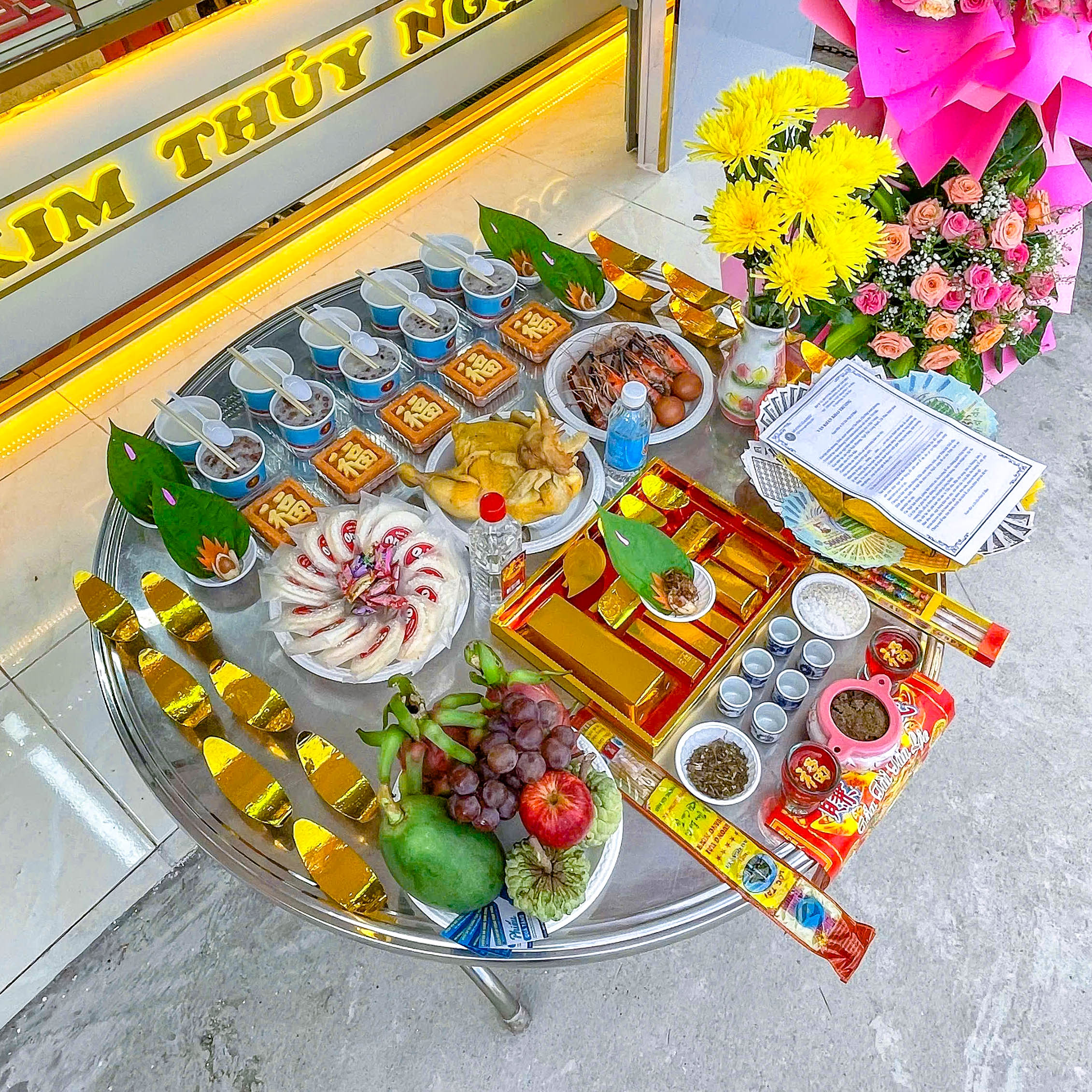 Bộ tam sên, tam tài trong mâm cúng khai trương.