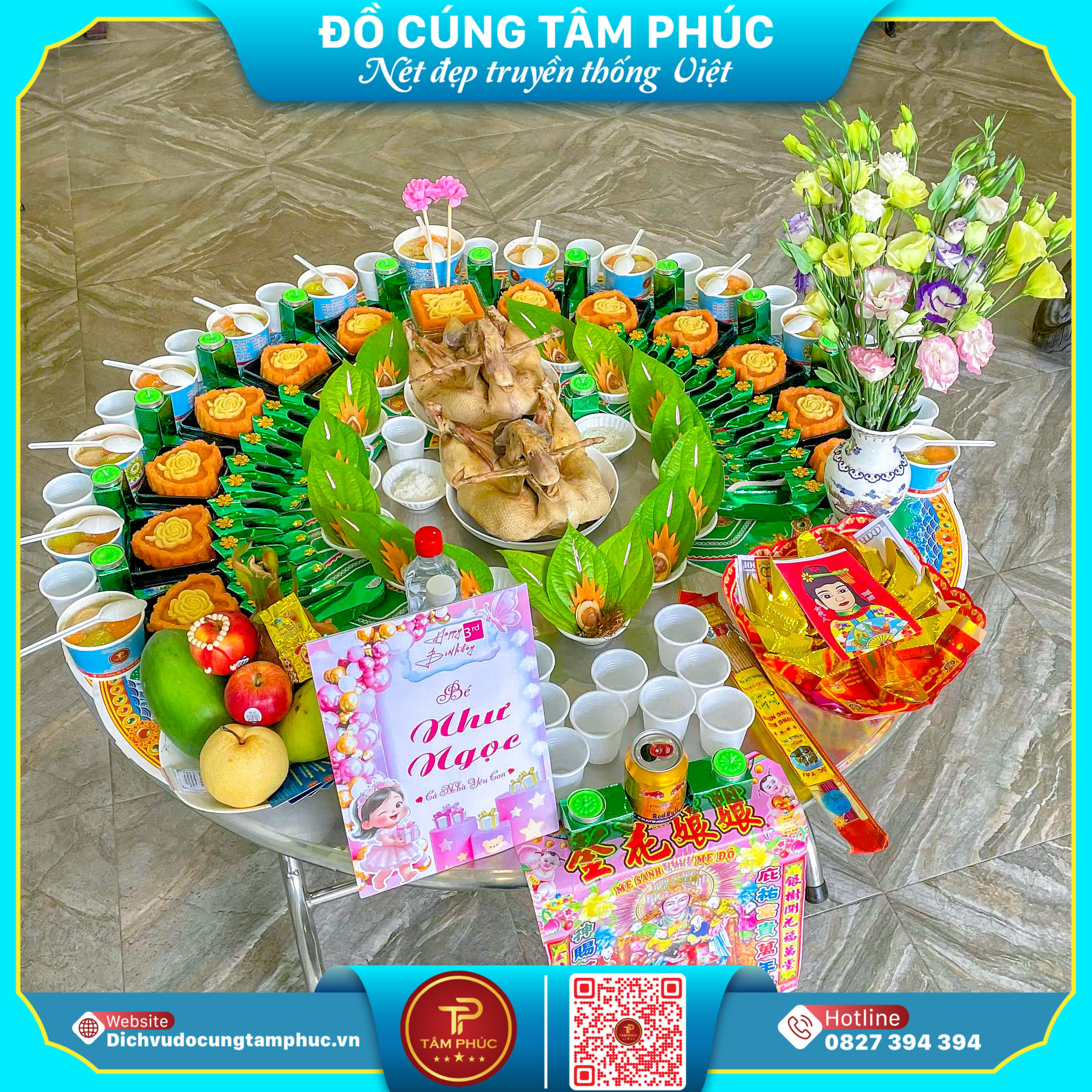Đôi đũa hoa thiêng liêng biểu tượng cầu bình an và mai mắn cho bé.