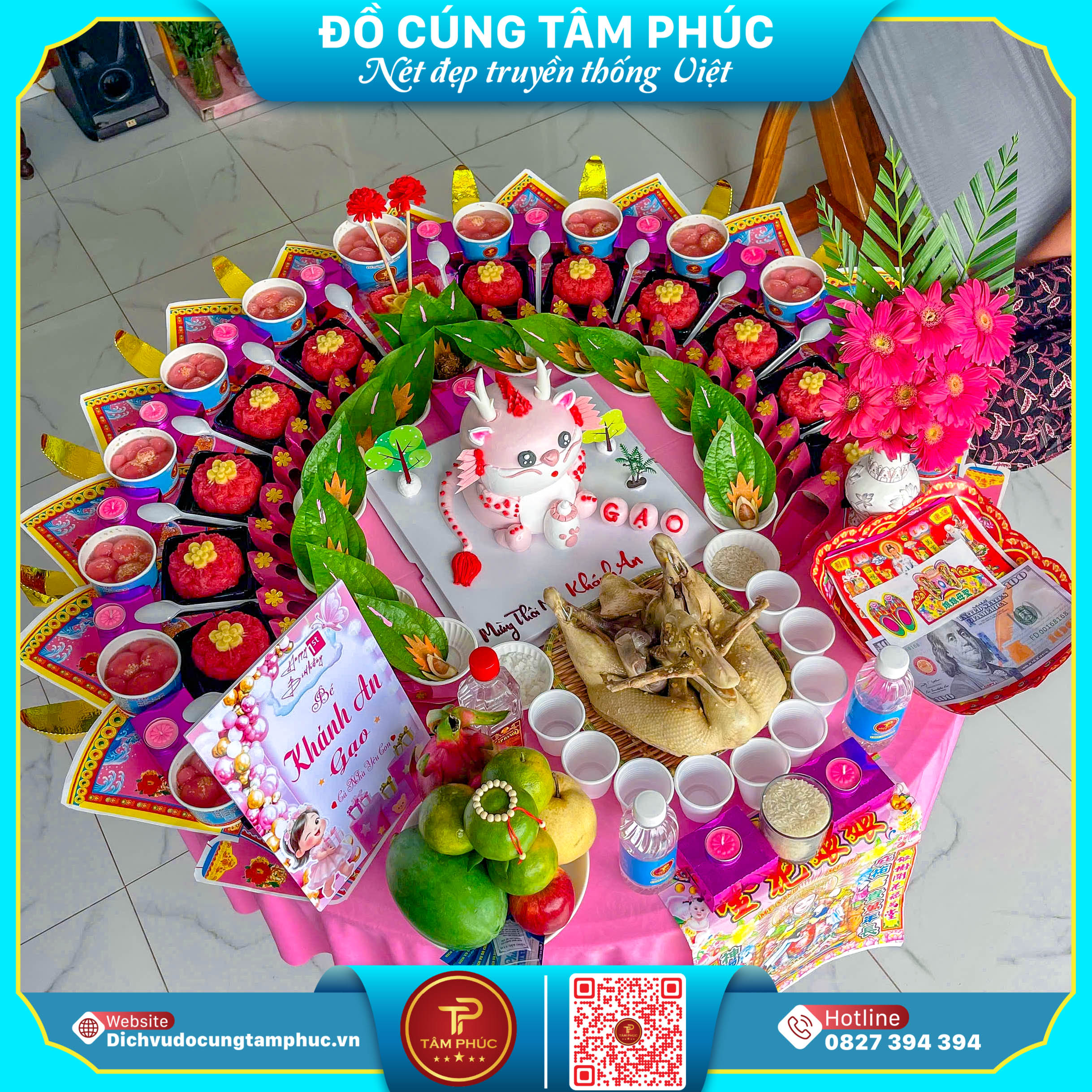 Đôi đũa hoa thiêng liêng biểu tượng cầu bình an và mai mắn cho bé.