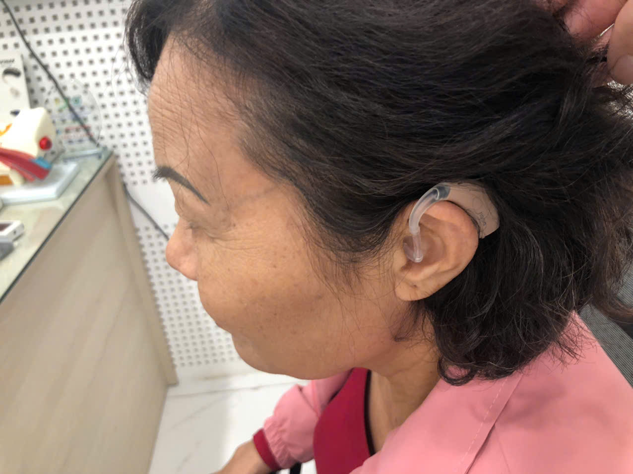 Máy trợ  thính có giúp nghe như bình thường