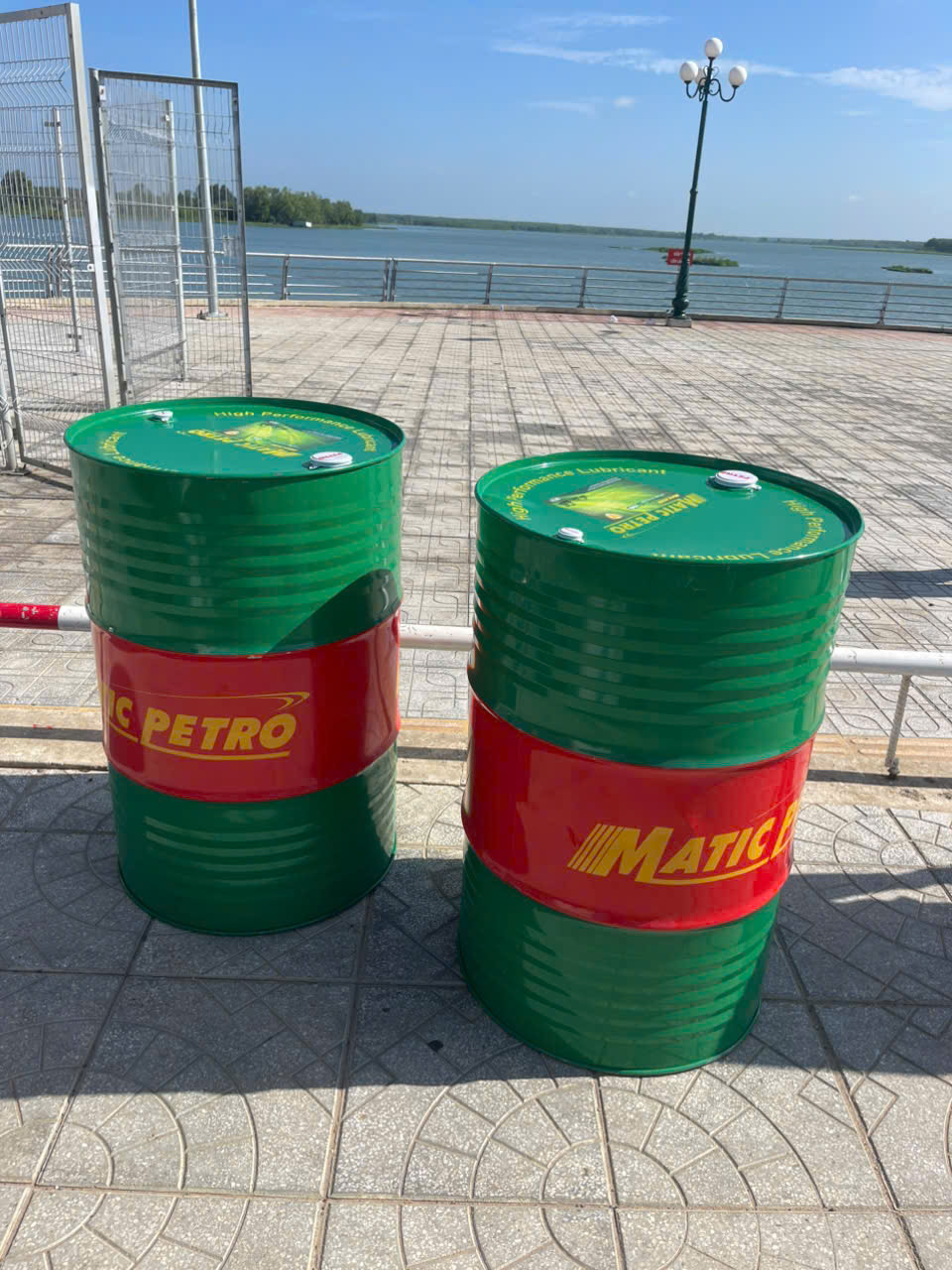 Dầu nhớt thủy lực, nhớt 10, nhớt 68 cho Máy Chấn, Máy Ép Nhựa