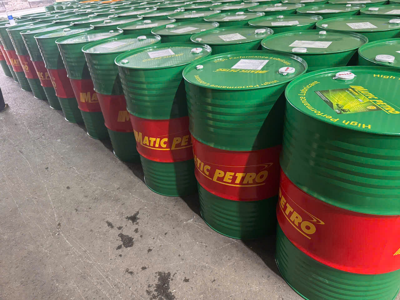 Dầu nhớt thủy lực, nhớt 10, nhớt 68 cho Máy Chấn, Máy Ép Nhựa