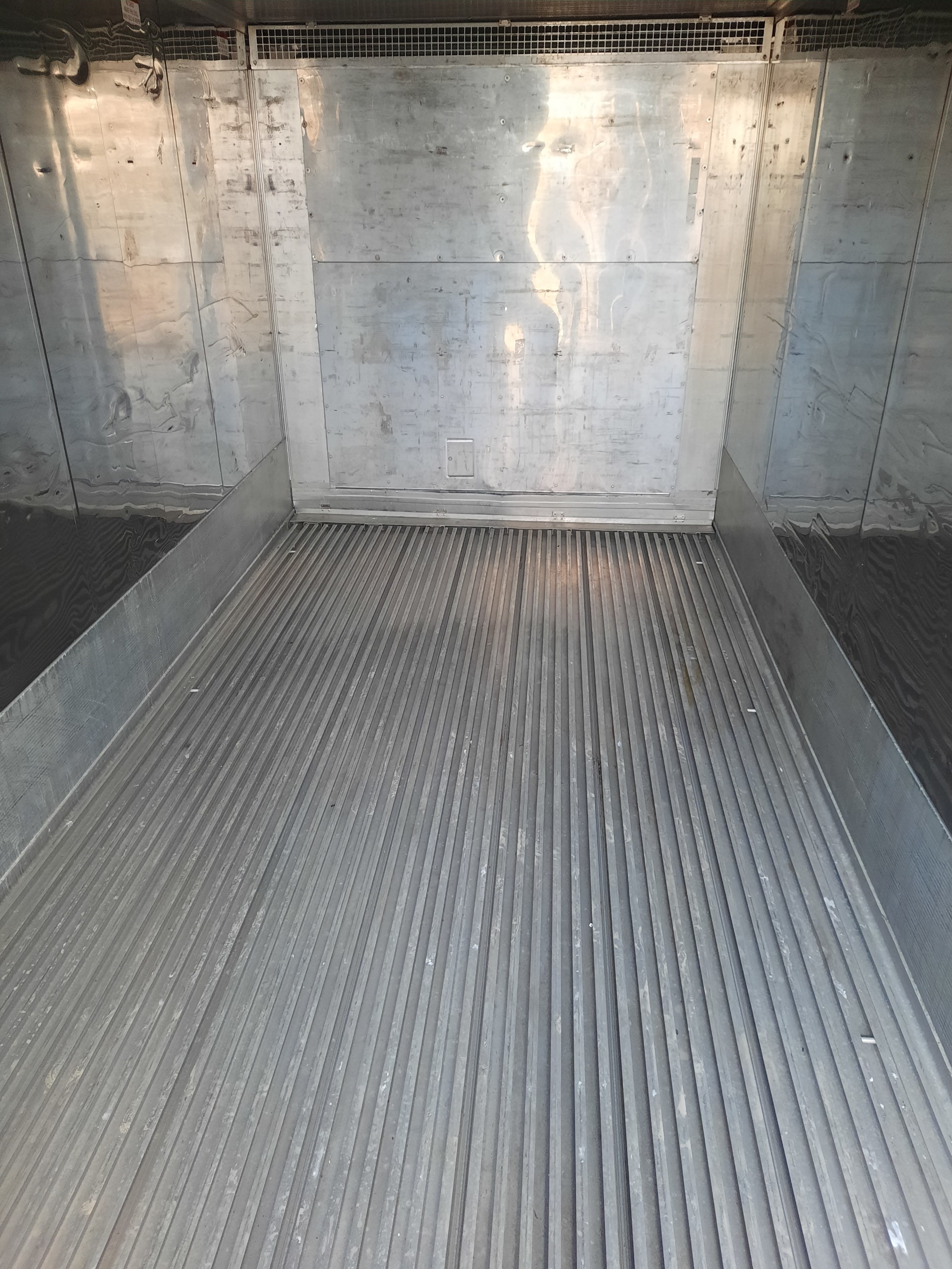 Container trữ đông lạnh hàng hoá 10 - 15 tấn
