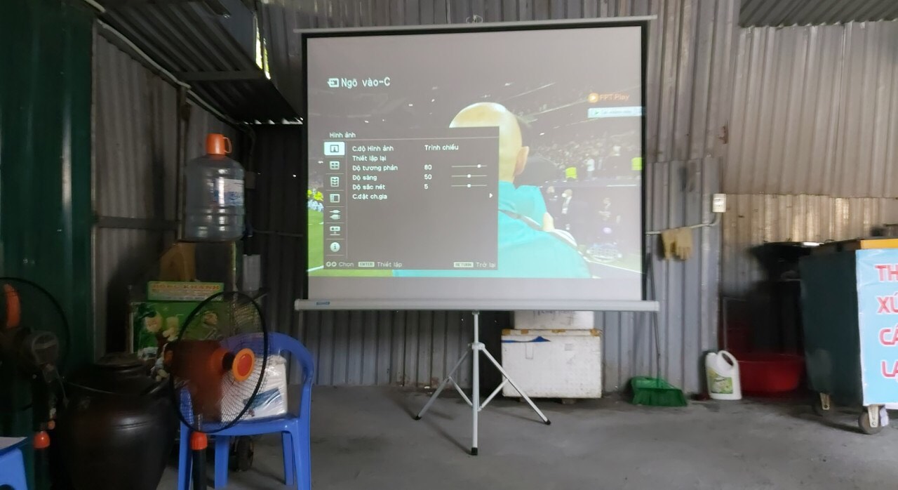 Cho thuê máy chiếu màn chiếu giá rẻ tại Hà Nội