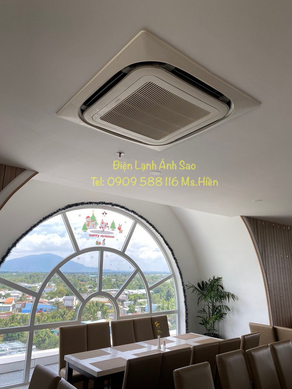 Máy lạnh âm trần Daikin FCNQ - Đa hướng thổi - Gas R410A