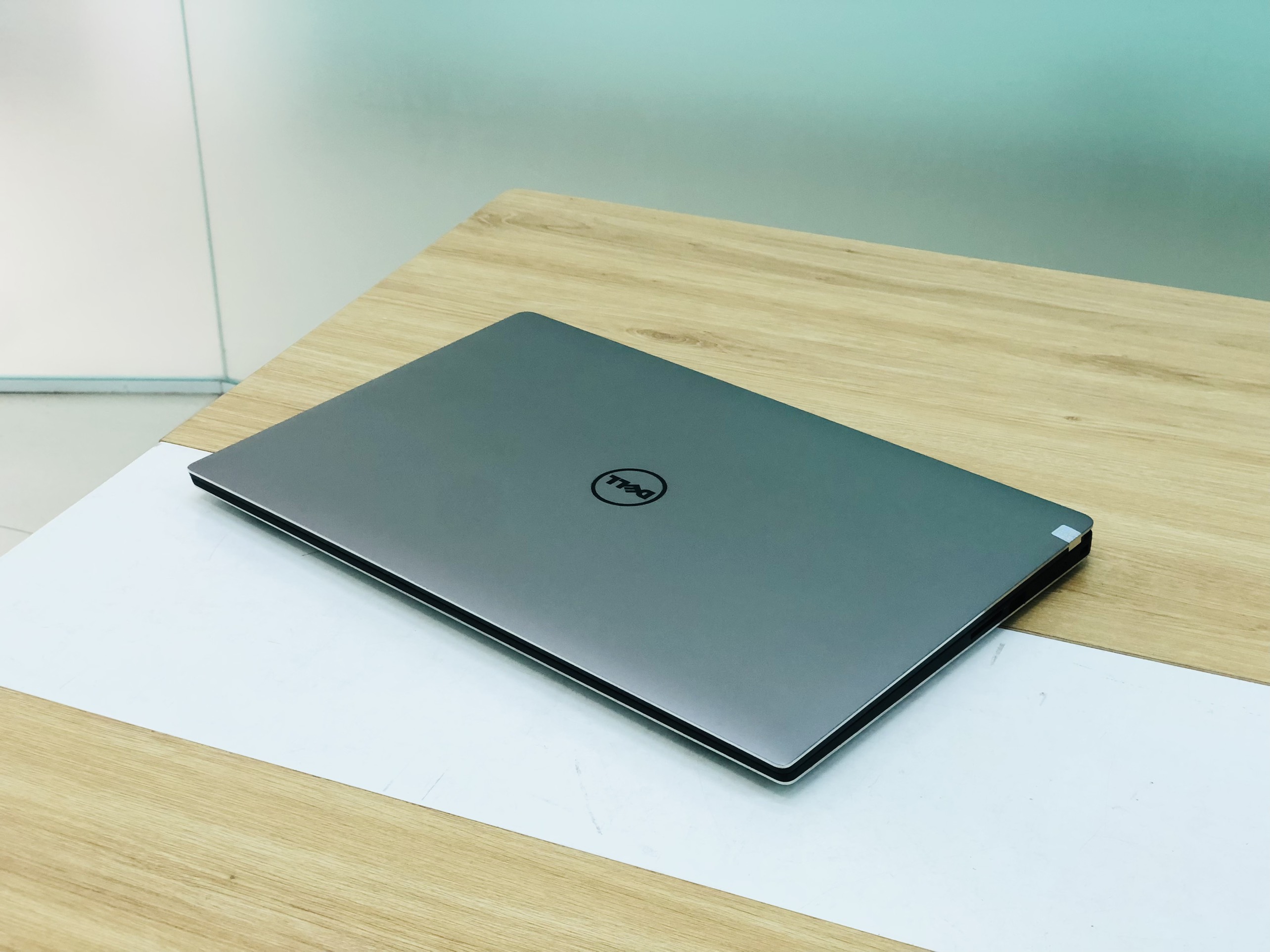 Dell Precision 5520 Máy trạm siêu mỏng like new 99%