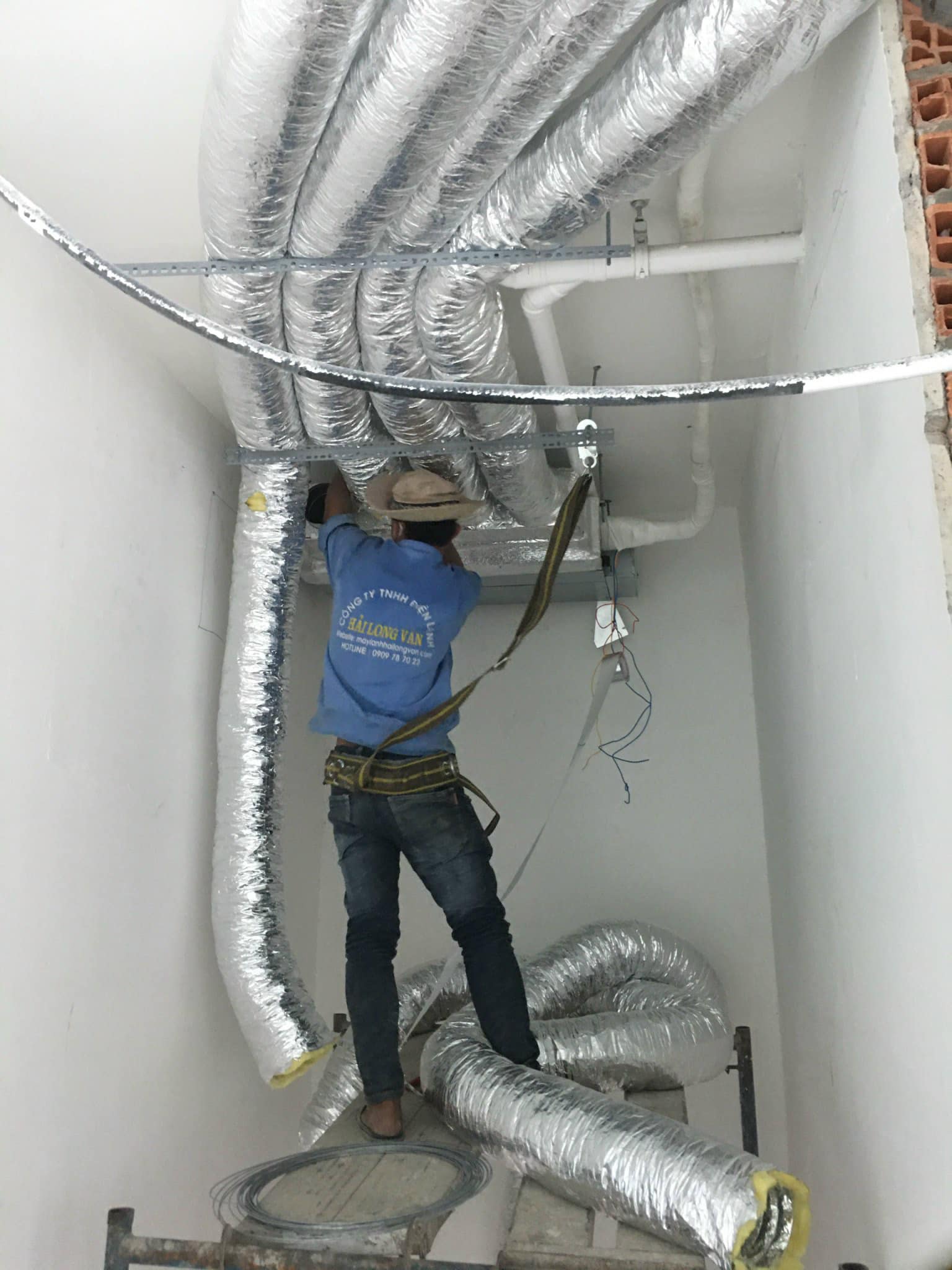 Máy lạnh giấu trần nối ống gió Mitsubshi Heavy FDUM140CSV