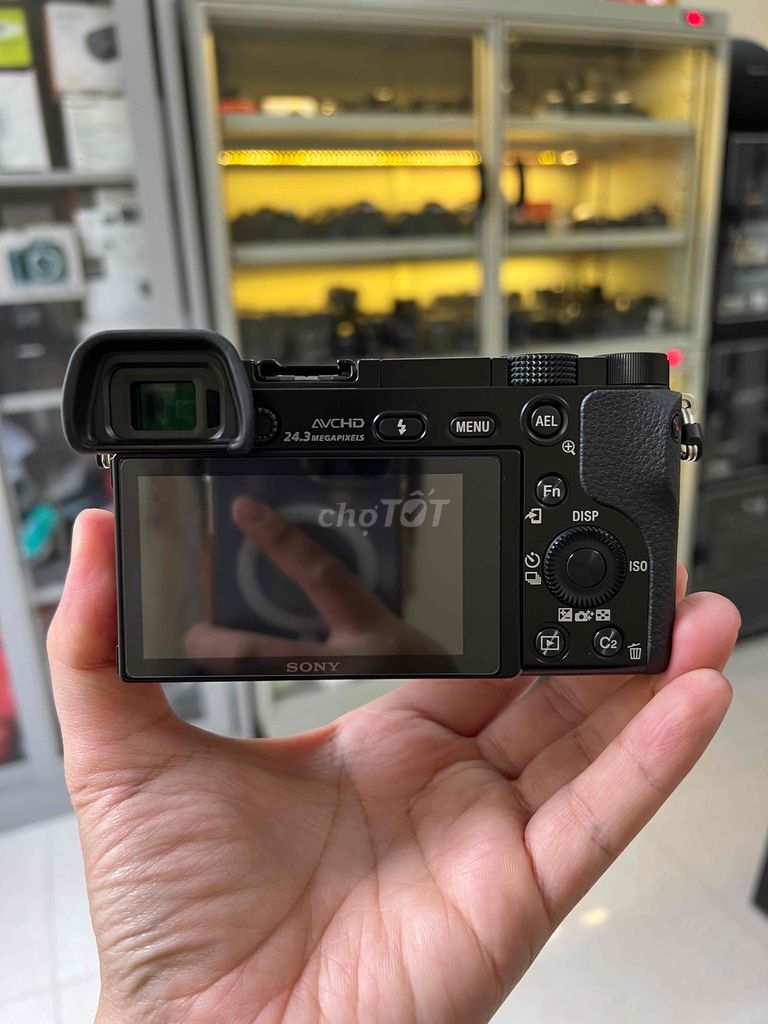 Cần Bán Máy Ảnh Sony A6K FullBox như mới tinh