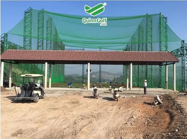 Thi công giăng trụ lưới cho Sân tập Golf