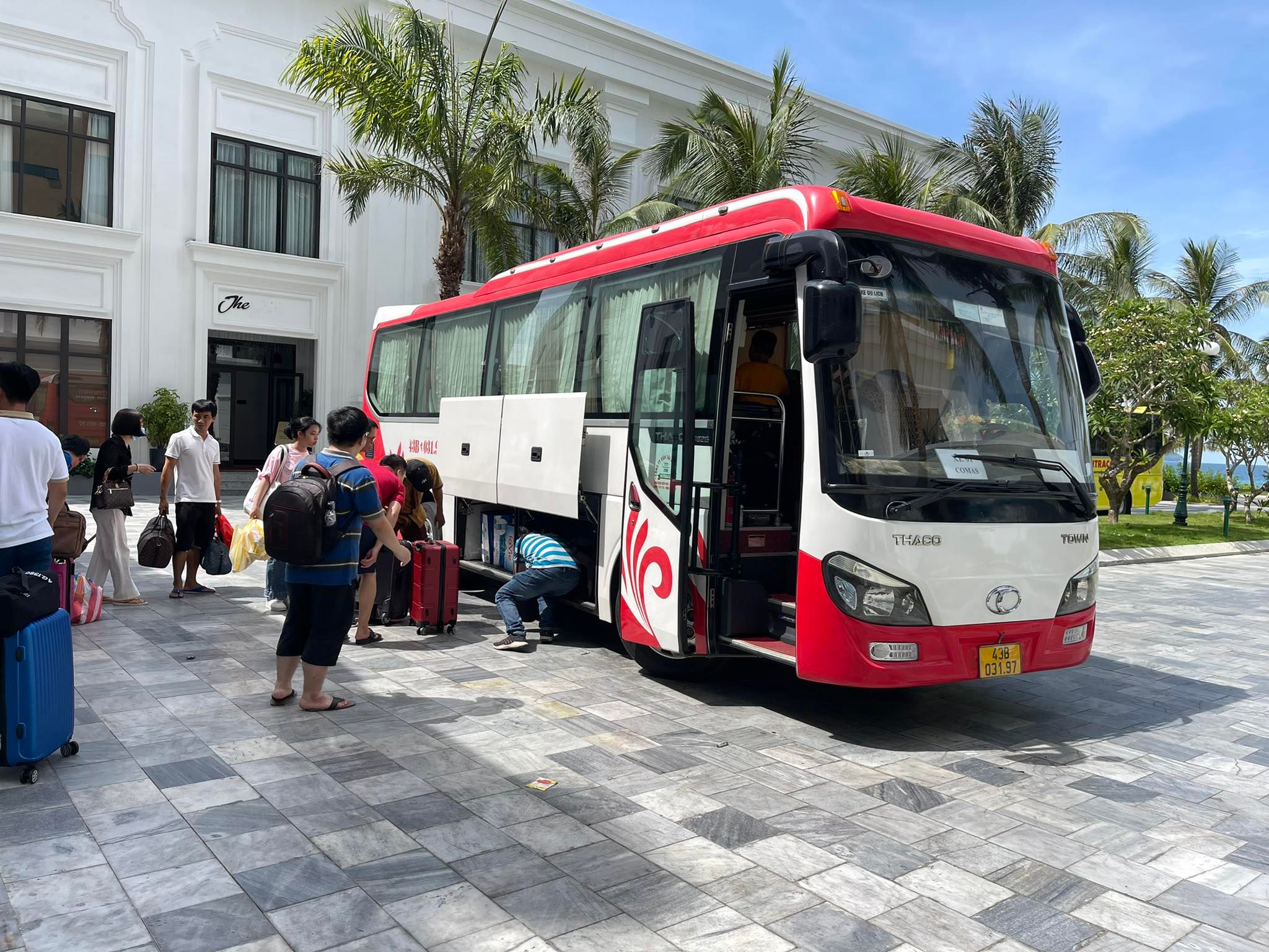 công ty cho thuê xe du lịch - tự lái đà nẵng