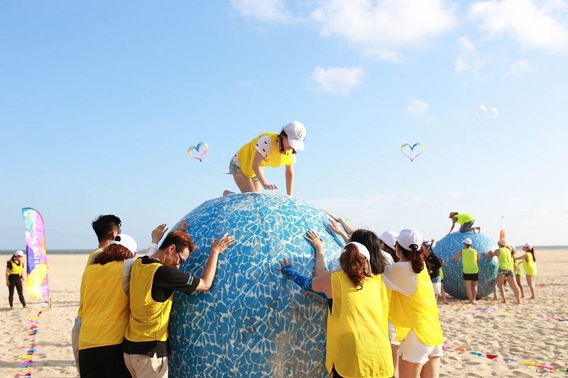 Du lịch kết hợp Teambuilding với những trò chơi sáng tạo, hấp dẫn.