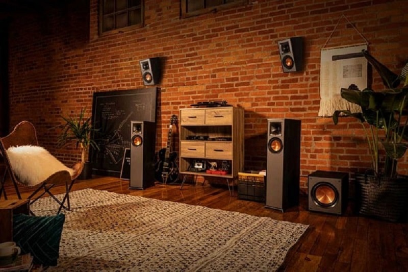 Loa surround JBL