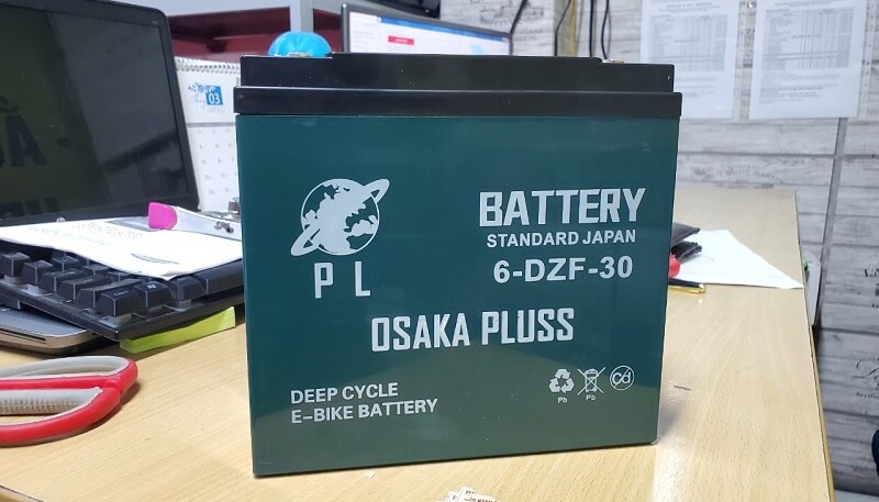 Ắc quy chính hãng của xe đạp điện có giá bán khá chát