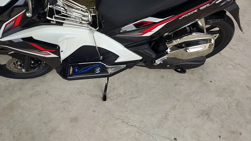 xe air blade màu trắng đen 