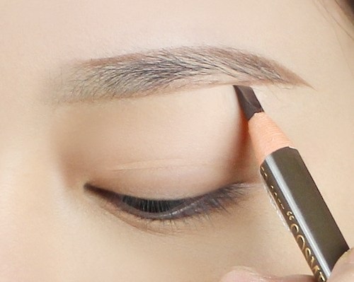 các bước trang điểm