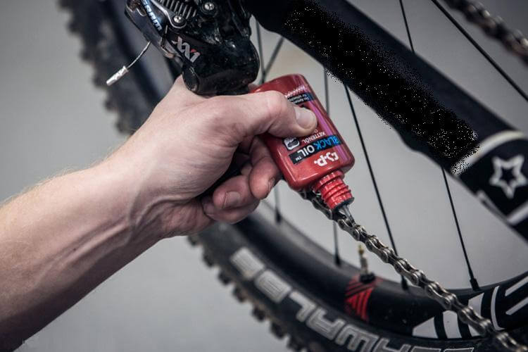 Kiểm tra và bảo dưỡng xe đạp thường xuyên