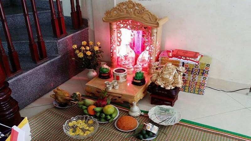 Bàn thờ phải hướng ra phía cửa chính