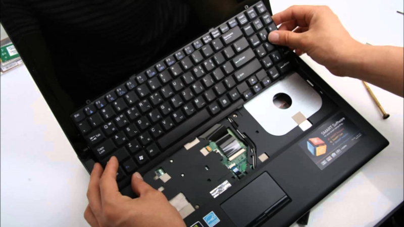 Cách tháo rời laptop