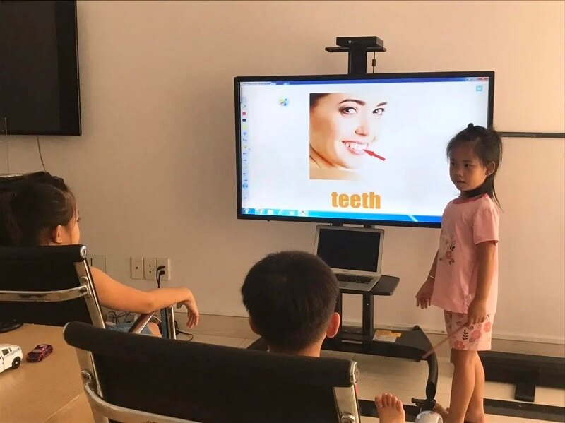 Ánh sáng mán hình chịu tác động của cảm biến