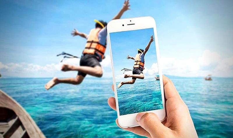 Chủ thể trong ảnh di chuyển liên tục