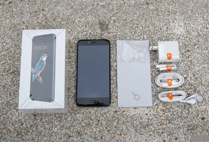 Kiểm tra những phụ kiện đi kèm theo sản phẩm