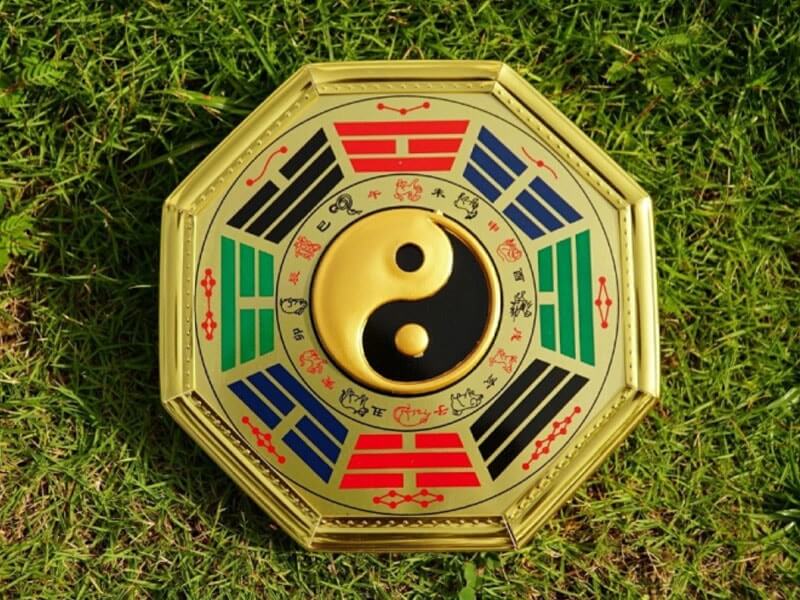 Sử dụng gương bát quái