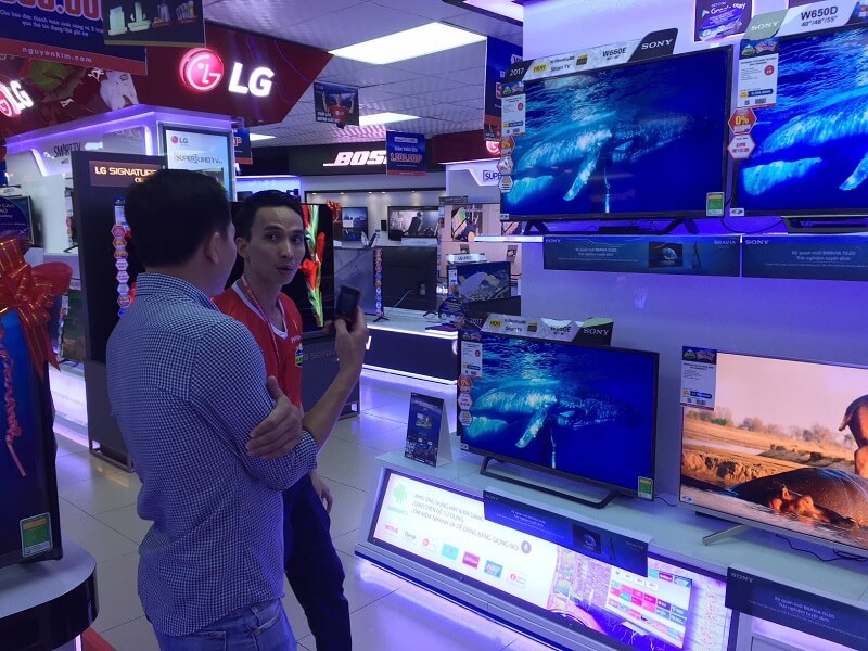 Nên hay không việc bỏ ra một số tiền để mua tivi hàng trưng bày