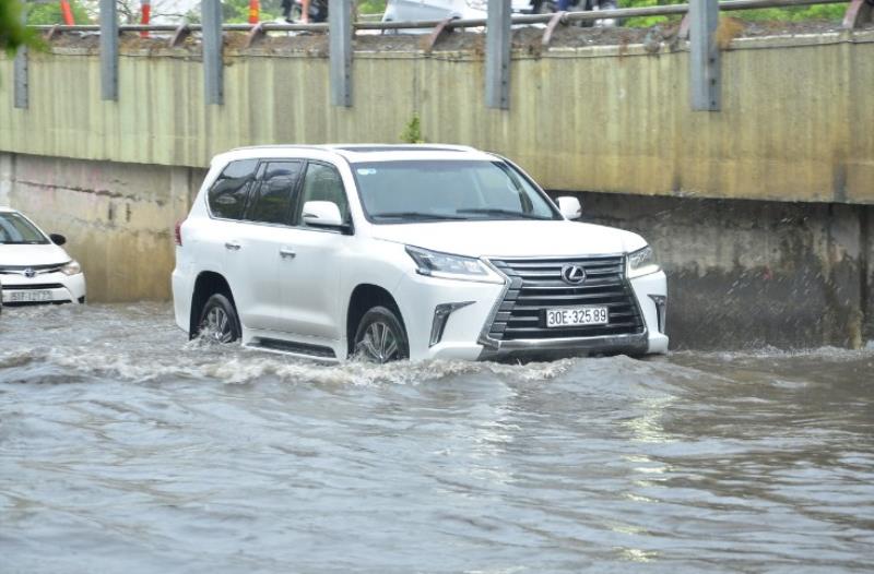 Có nên mua xe bị ngập nước