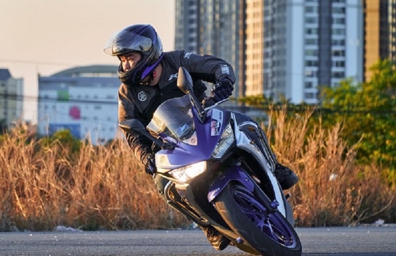 Giải thích đèn định vị ban ngày là gì?