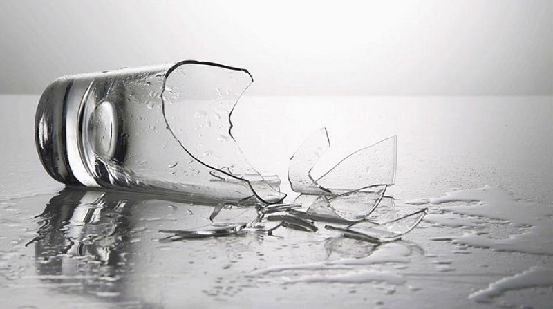 Đổ vỡ đồ trong nhà