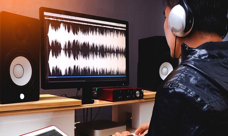 Cách sử dụng tai nghe kiểm âm hiệu quả nhờ ưu điểm của nó