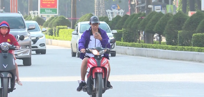 Người điều khiến không quan sát được phía trước đường đi