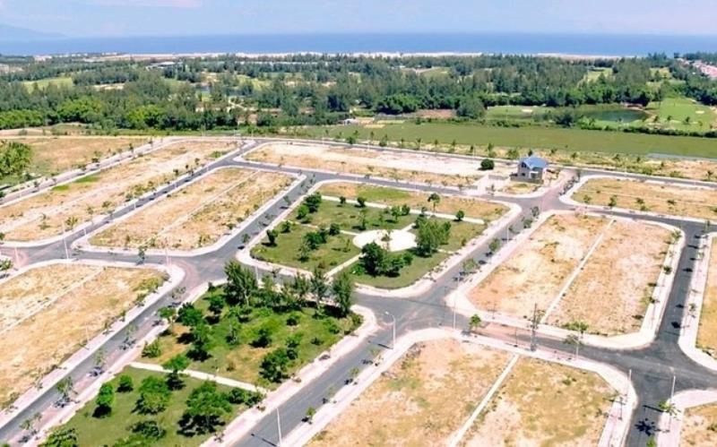 Đất có một gò cao giữa đồng hoang