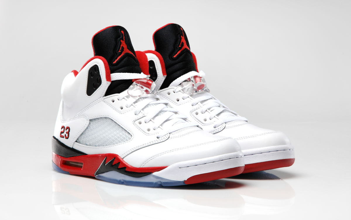 hãng giày thể thao được ưa chuộng nhất