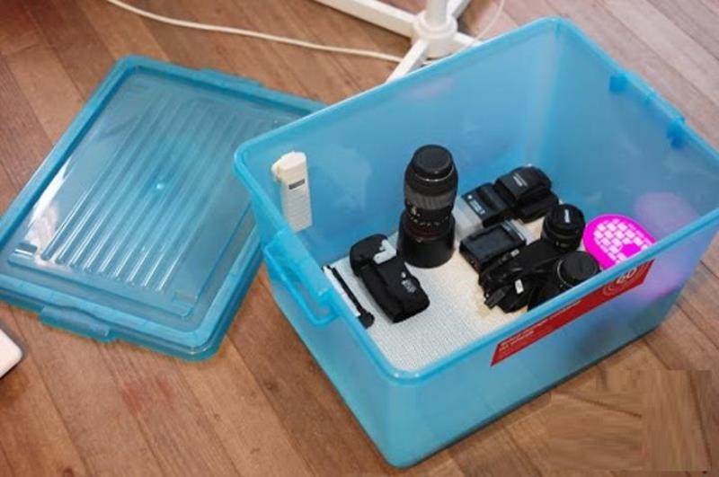 Tự làm hộp chống ẩm hút ẩm cho máy ảnh