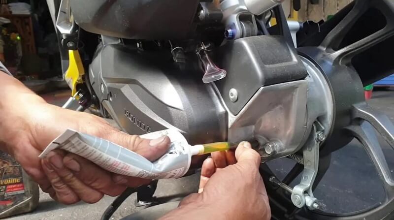 Thay dầu lap cho xe - khi nào cần?