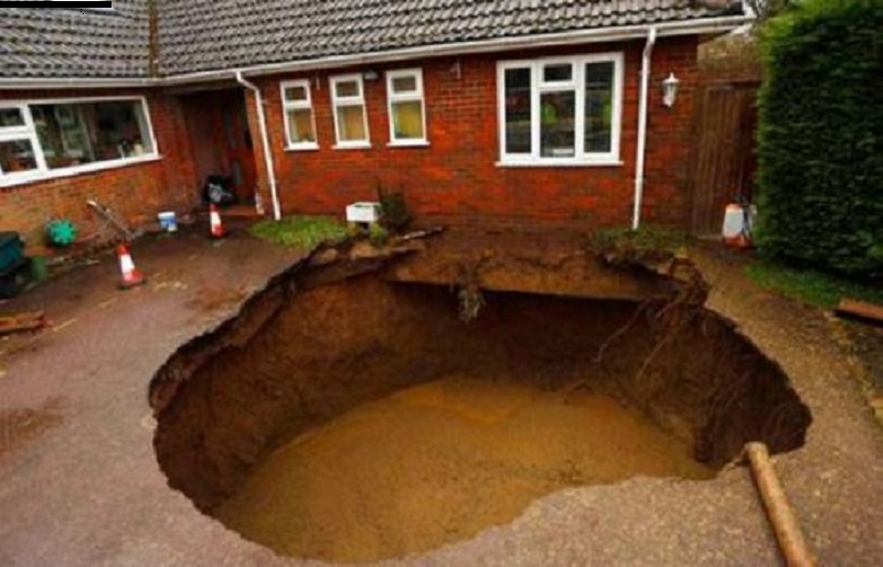 Không nên xây nhà trên nền đất là giếng ao