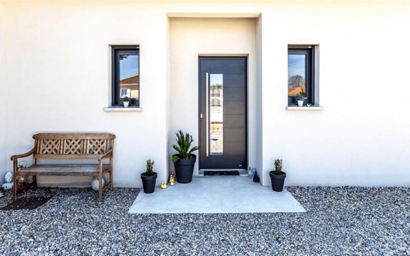 Lắp thêm cửa phụ cho ngôi nhà