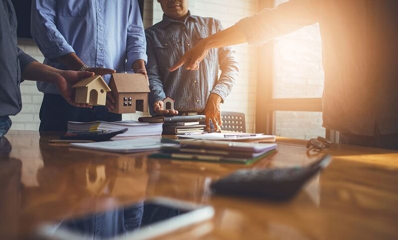 Bán tài sản phát mãi