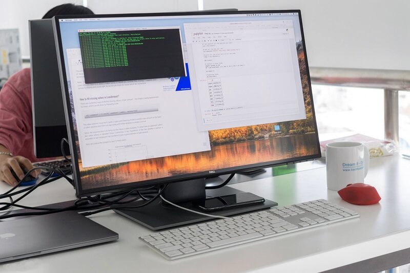 Đi tìm câu trả lời màn hình máy tính là gì