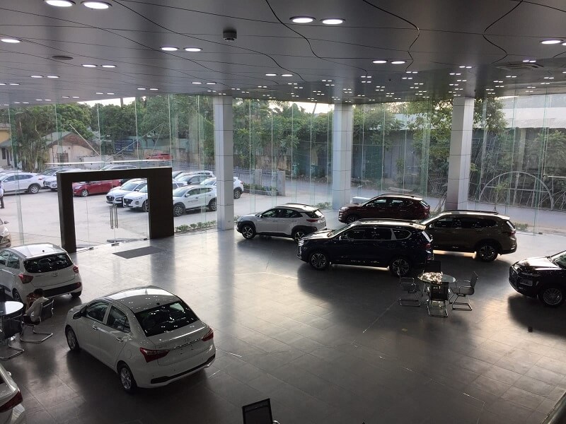 Mua ô tô ở đại lý 1s có nên không