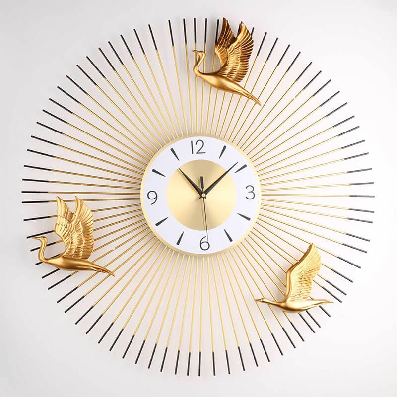 Không treo đồng hồ trước cửa