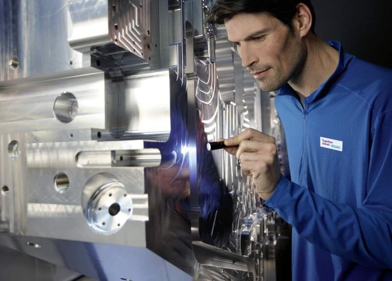 nhân viên cơ điện