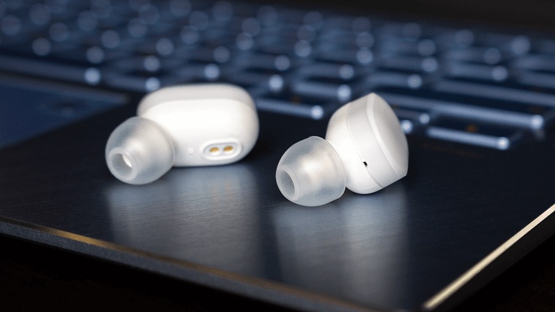 Nên sử dụng tai nghe kiểm âm để thưởng thức âm nhạc hay không