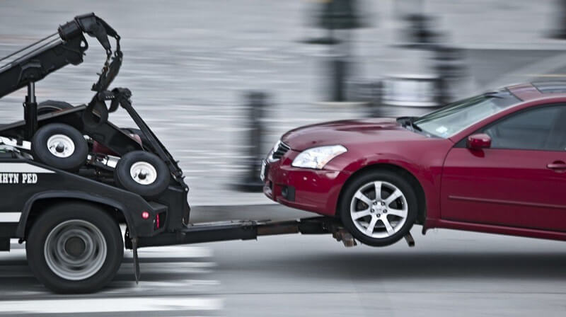 Xe ô tô gần hết xăng