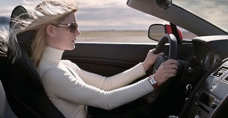 Phụ nữ có nên học lái xe ô tô
