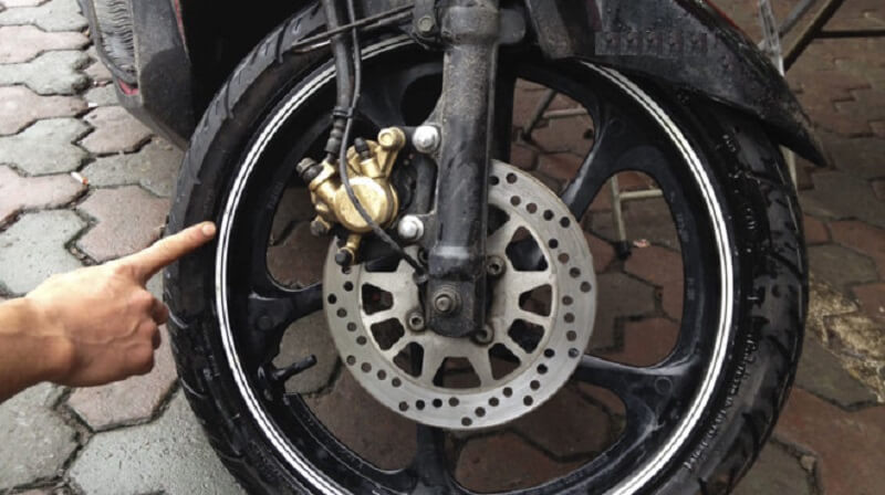 Thường xuyên quan sát tình trạng lốp xe