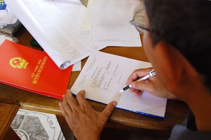 Hồ sơ xin tách sổ đỏ đất tái định cư