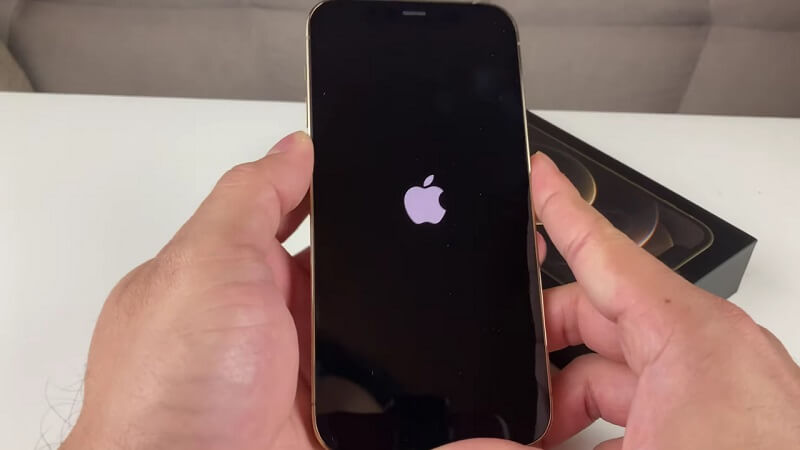 Thực hiện khởi động lại chiếc di động