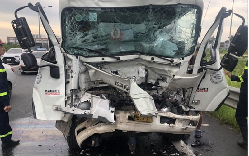 Xe quá tải trọng gây nguy hiểm cho người tham gia giao thông